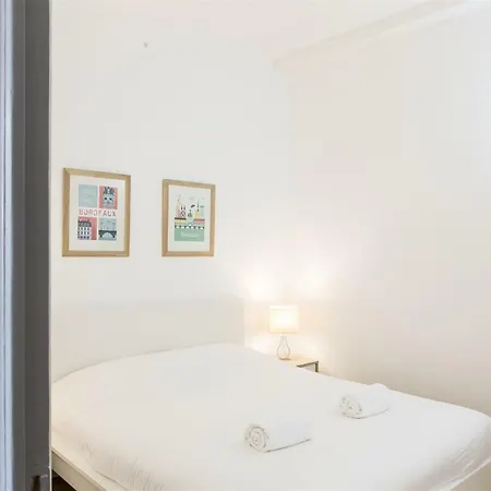 Augustins -petit Cocon Calme Et Lumineux Avec Parking * Bordeaux
