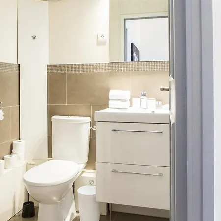 Augustins -petit Cocon Calme Et Lumineux Avec Parking 아파트 보르도