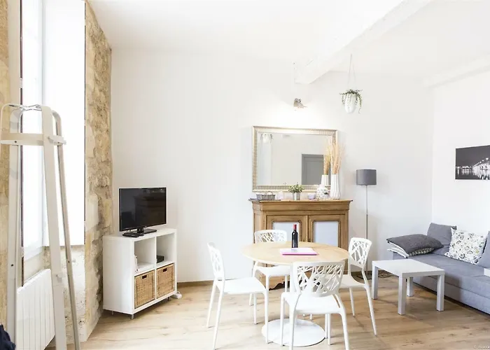 Augustins -petit Cocon Calme Et Lumineux Avec Parking * Bordeaux