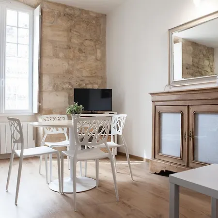 Augustins -petit Cocon Calme Et Lumineux Avec Parking Apartmán