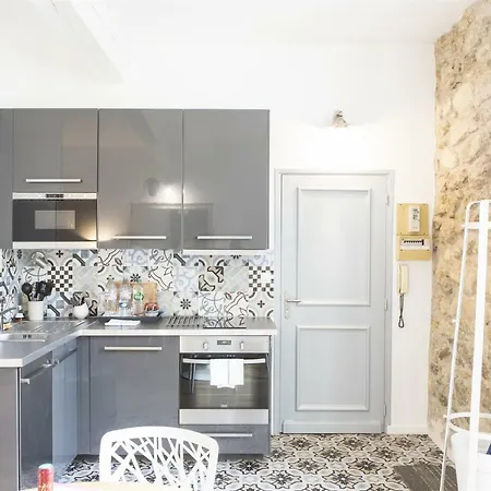 Augustins -petit Cocon Calme Et Lumineux Avec Parking Apartmán Bordeaux