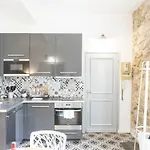 Augustins -petit Cocon Calme Et Lumineux Avec Parking Apartamento Burdeos