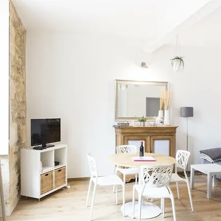 Augustins -petit Cocon Calme Et Lumineux Avec Parking * Bordeaux