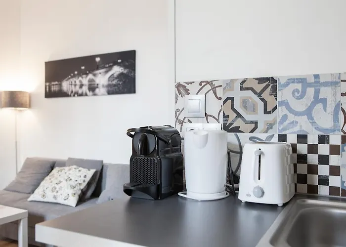 Augustins -petit Cocon Calme Et Lumineux Avec Parking Apartament