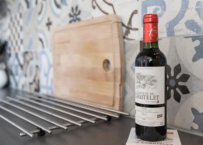 Apartament Augustins -petit Cocon Calme Et Lumineux Avec Parking Bordeaux