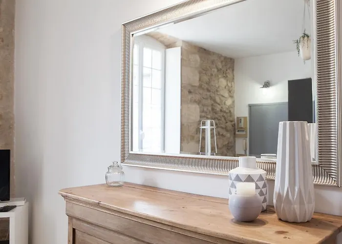 Augustins -petit Cocon Calme Et Lumineux Avec Parking Apartament *