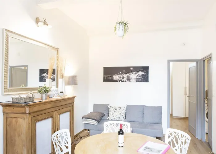 Apartament Augustins -petit Cocon Calme Et Lumineux Avec Parking *